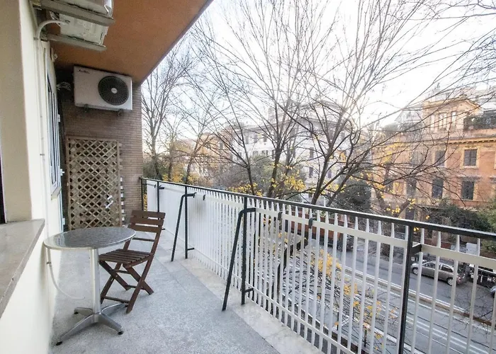 B&B Colorful Suite YardBed and Breakfast